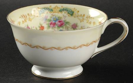 Felicia Footed Cup
