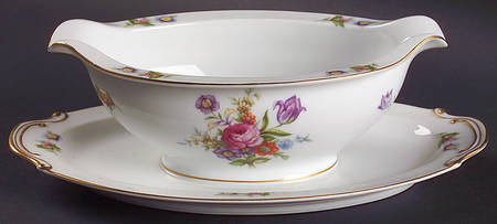Florita Gravy Boat with Attached Underplate