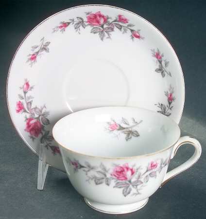 Roxanne Footed Cup & Saucer Set