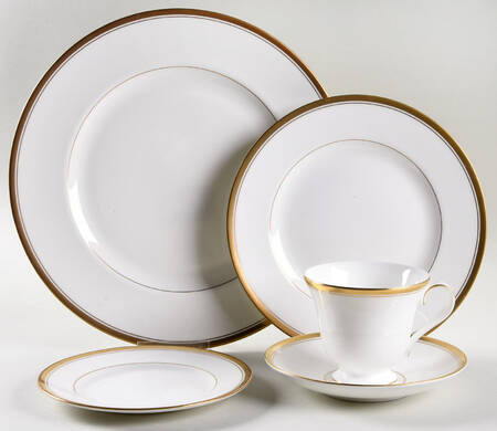 Harcourt 40  Piece Estate Set