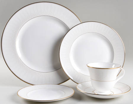 Lismore Gold 40 Piece Estate Set