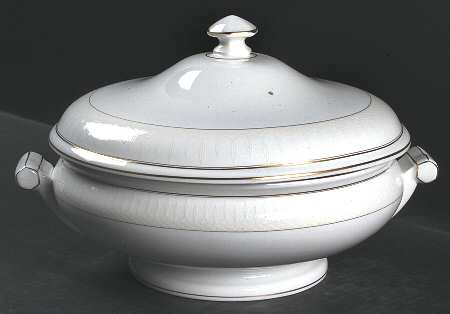 Lismore Gold Round Covered Vegetable