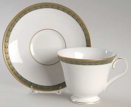 Longfield Footed Cup & Saucer Set