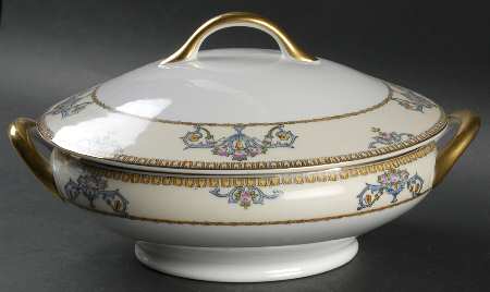 Cameo Round Covered Vegetable