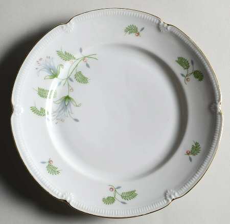 B. Fern (Scalloped) Salad Plate