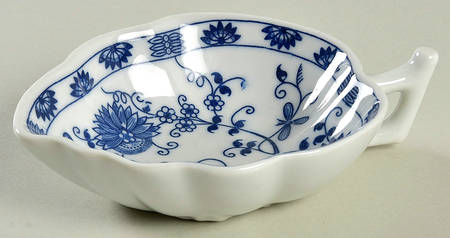 Blue Onion 6" Leaf Dish