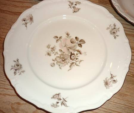 Dawn Rose (Gold Trim) Dinner Plate