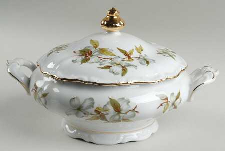 Dogwood (Scalloped, Rim) Round Covered Vegetable