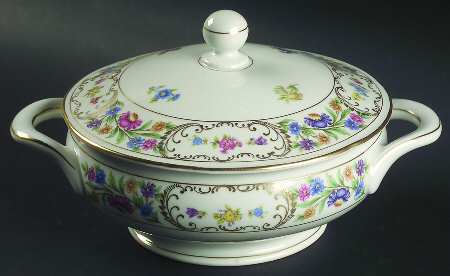 Dresden Rich Round Covered Vegetable
