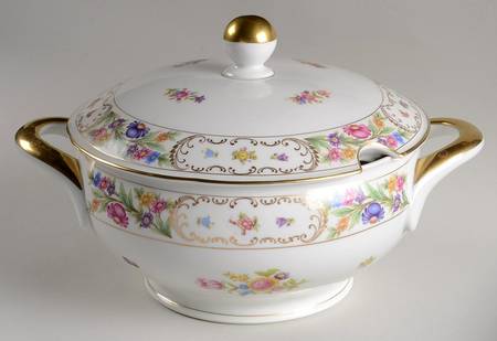 Dresden Rich Tureen &  Lid