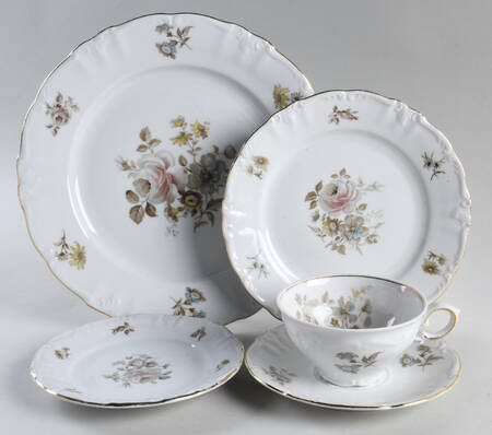 Empress (Gold Trim) 5 Piece Place Setting