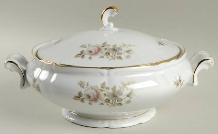 Empress (Gold Trim) Round Covered Vegetable