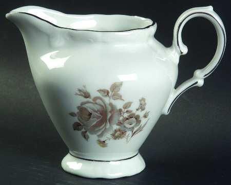 Empress (Platinum Trim) Creamer