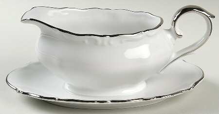 Heirloom Platinum Gravy Boat with Attached Underplate