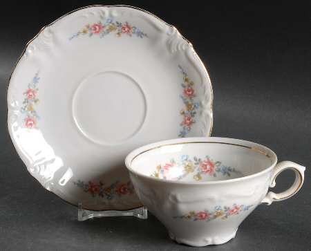 Mayerling (Scalloped) Flat Cup & Saucer Set