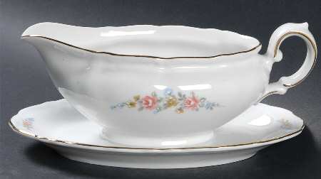 Mayerling (Scalloped) Gravy Boat with Attached Underplate