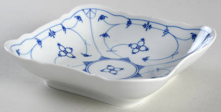 Strawflower (Scalloped) 5" Square Vegetable Bowl