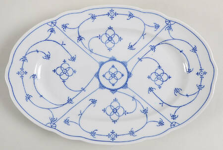 Strawflower (Scalloped) 11" Oval Serving Platter