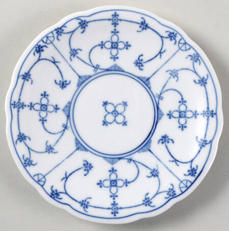 Strawflower (Scalloped) Saucer for Flat Cup