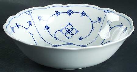 Strawflower (Scalloped) 9" Round Vegetable Bowl