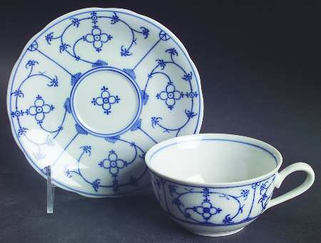 Strawflower (Scalloped) Flat Cup & Saucer Set