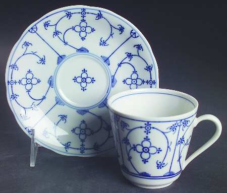 Strawflower (Scalloped) Flat Cup & Saucer Set