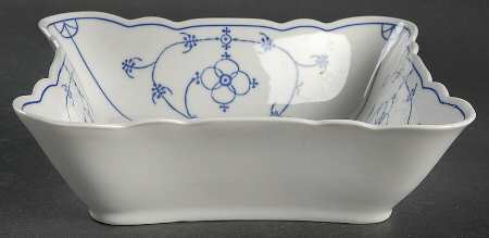 Strawflower (Scalloped) 6" Square Vegetable Bowl