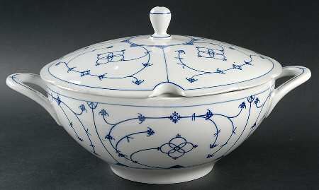 Strawflower (Scalloped) Tureen & Lid