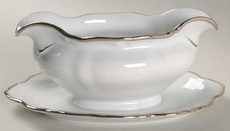 Sylvia Gravy Boat with Attached Underplate