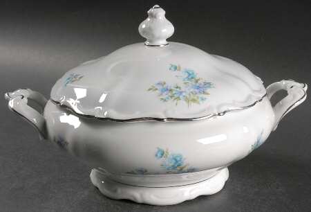 Tivoli (Scallop, Scroll Fan Edge) Round Covered Vegetable