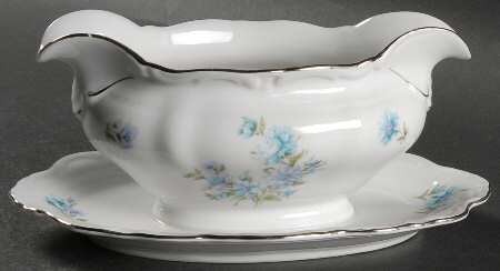 Tivoli (Scallop, Scroll Fan Edge) Gravy Boat with Attached Underplate