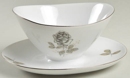 WIG10 Round Gravy Boat/Attached Underplate by Winterling - Bavaria
