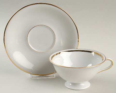 WIG109 Footed Cup & Saucer Set