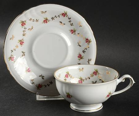 WIG118 Footed Cup & Saucer Set