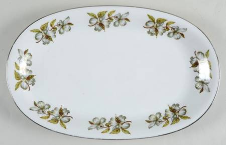 Dogwood (Smooth, Coupe) 12" Oval Serving Platter
