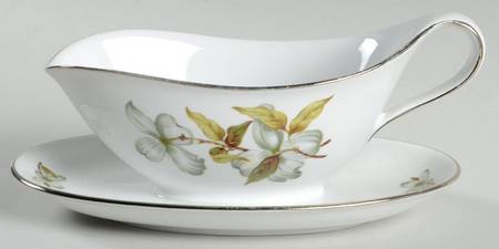 Dogwood (Smooth, Coupe) Gravy Boat with Attached Underplate