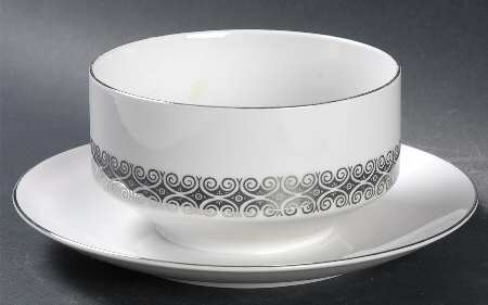 WIG141 Gravy Boat with Attached Underplate