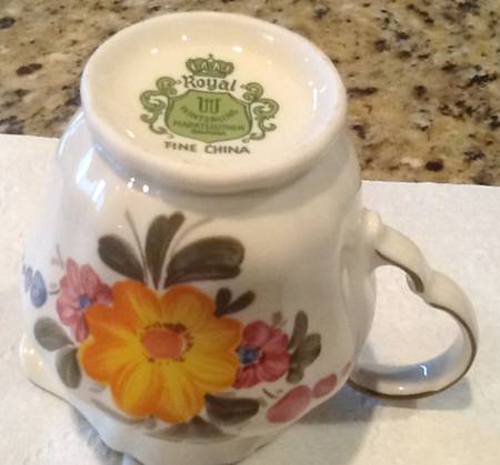 WIG191 Footed Cup