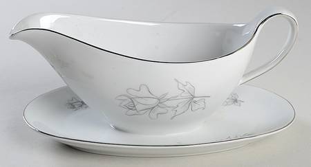 WIG2 Gravy Boat with Attached Underplate
