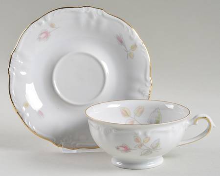 WIG21 Footed Cup & Saucer Set