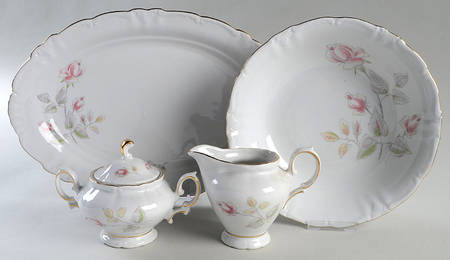 WIG21 5 Piece Hostess Set
