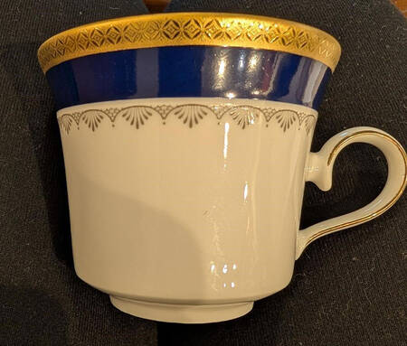 WIG218 Footed Cup