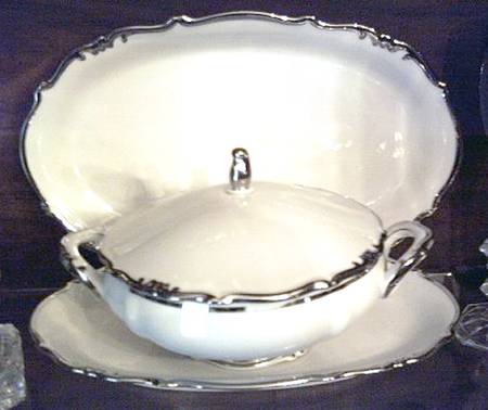 Embassy Round Covered Vegetable