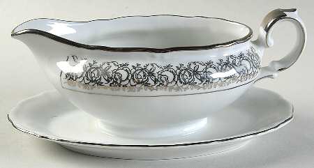 WIG26 Gravy Boat with Attached Underplate