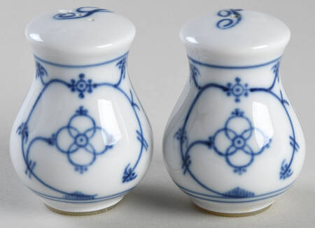Strawflower (Smooth) Salt & Pepper Set