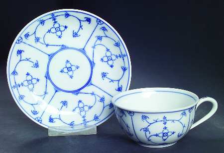Strawflower (Smooth) Flat Cup & Saucer Set