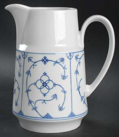 Strawflower (Smooth) 32 Oz Pitcher