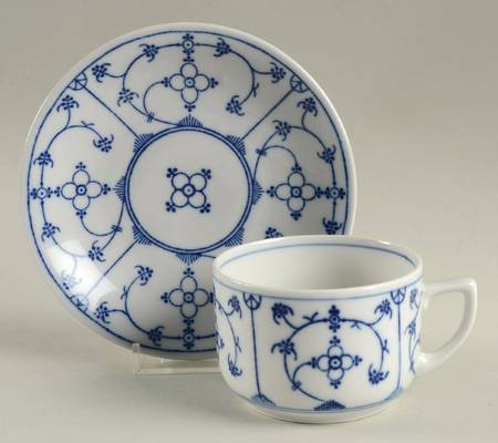 Strawflower (Smooth) Flat Cup & Saucer Set