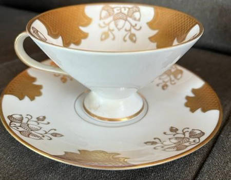 WIG82 Footed Cup & Saucer Set