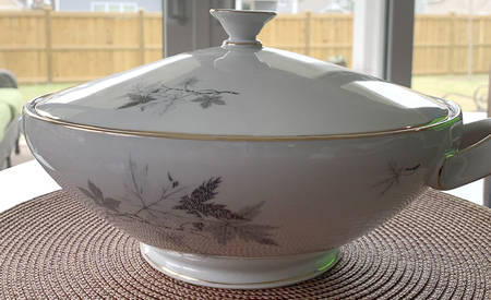 4263B Round Covered Vegetable